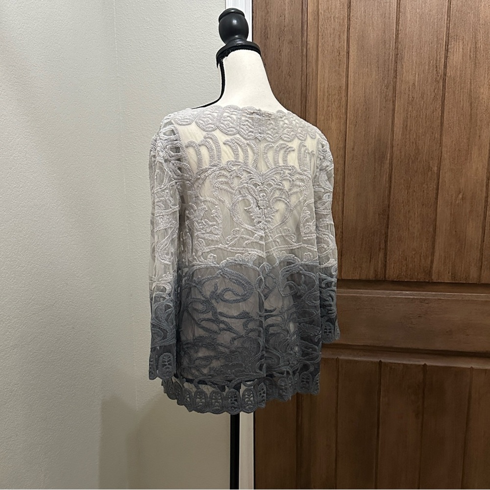 Anthropologie Meadow Rue - Caela Lace Ombre Blouse in Gray EUC - Picture 3 of 6